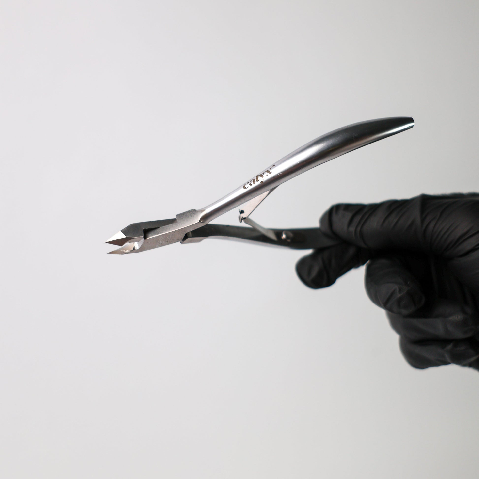 Cuticle Nipper professional nail product by Calyx London