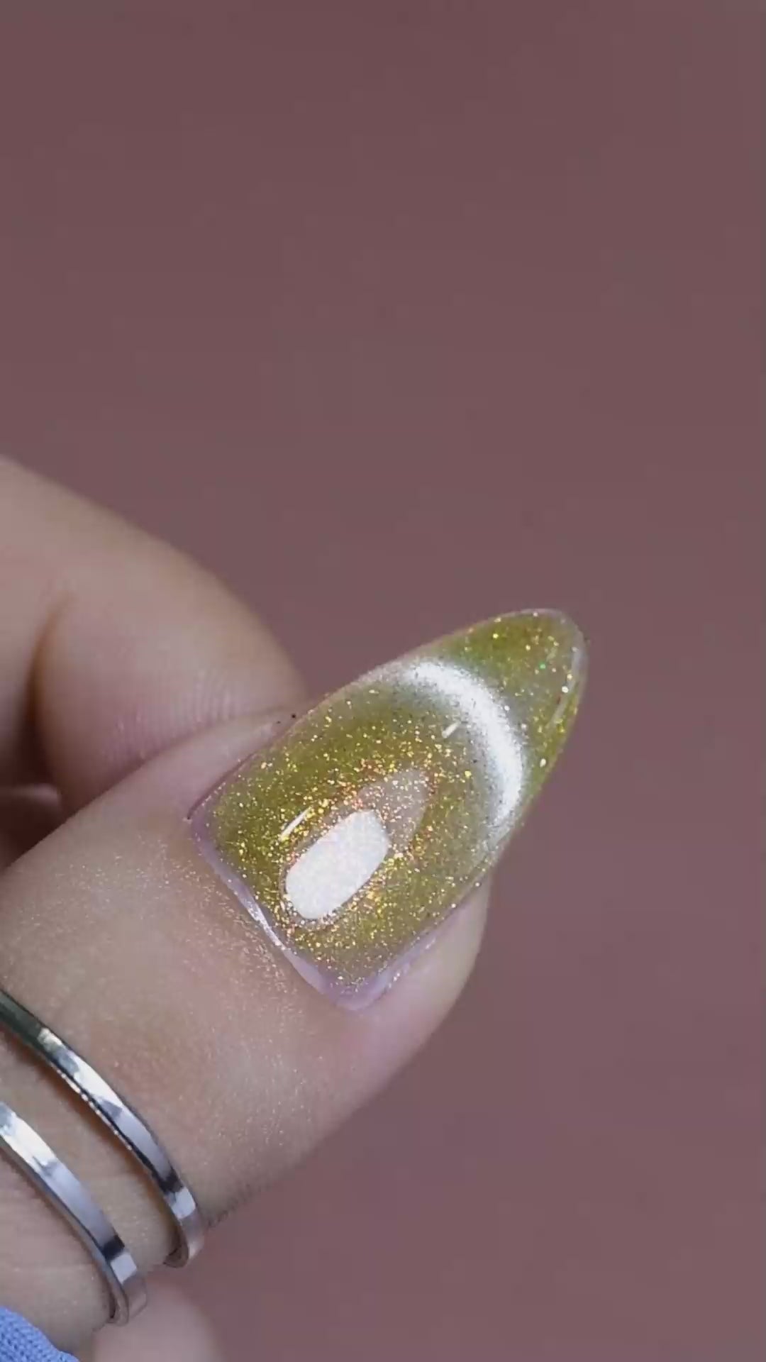 calyx london UV sunbeam glow cat eye 