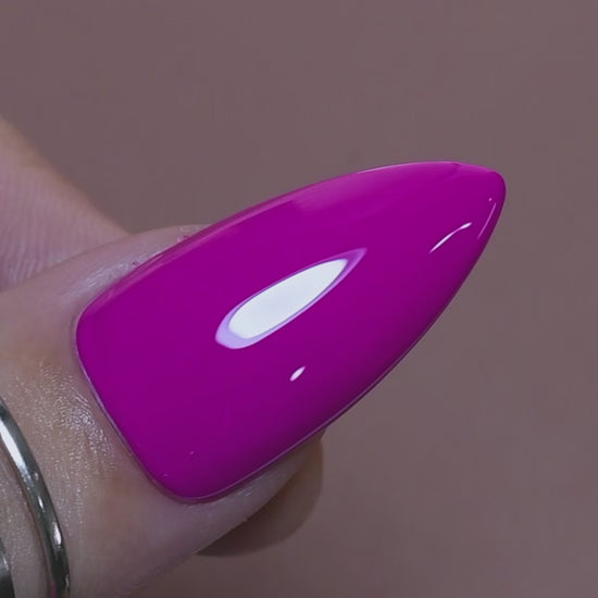 calyx london uv gel polish daphnes purple 